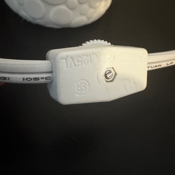 "FIZZ" Full Size White Scentsy Warmer - Picture 6 of 7